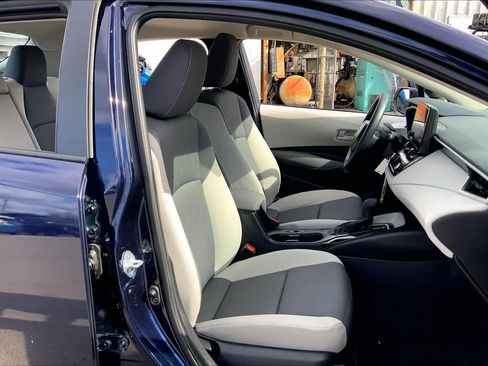 Used 2025 Toyota Corolla LE image 8