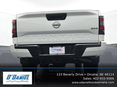 Used 2025 Nissan Frontier SV w/ SV Convenience Package AWD/4WD image 11