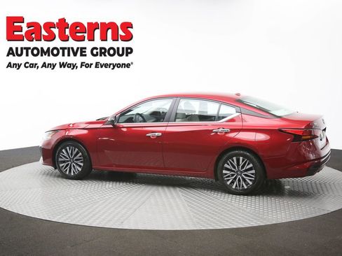 Used 2025 Nissan Altima 2.5 SV FWD image 61