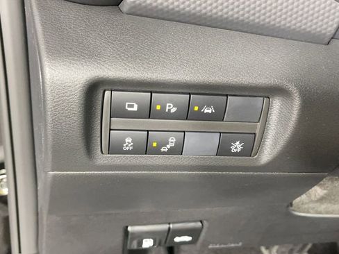 New 2025 Nissan Kicks Play S image 28