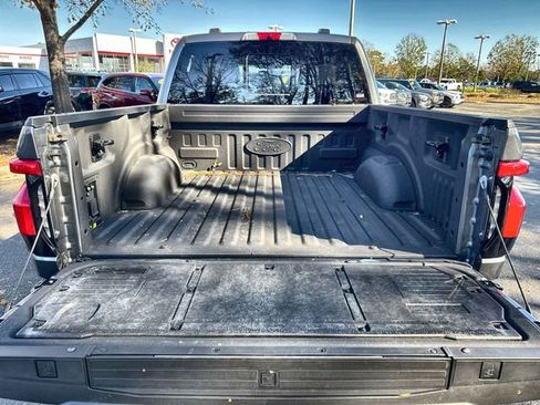 Used 2022 Ford F150 Lightning Lariat image 31