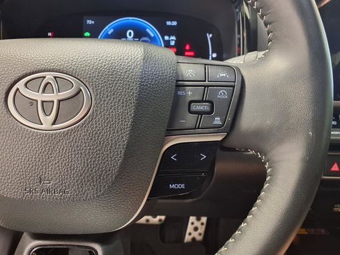 Used 2025 Toyota Camry SE w/ Convenience Package FWD image 20