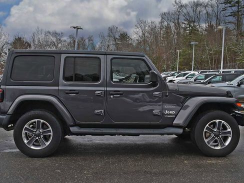 Used 2020 Jeep Wrangler Unlimited Sahara image 6