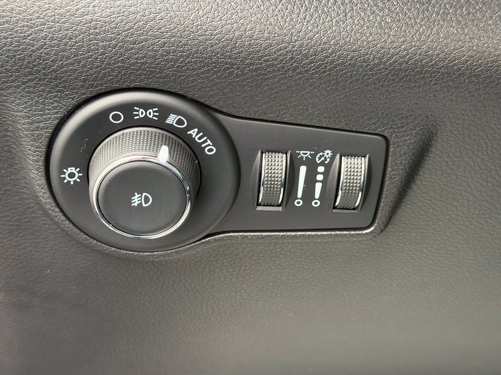 Used 2022 Jeep Compass Limited AWD/4WD image 18
