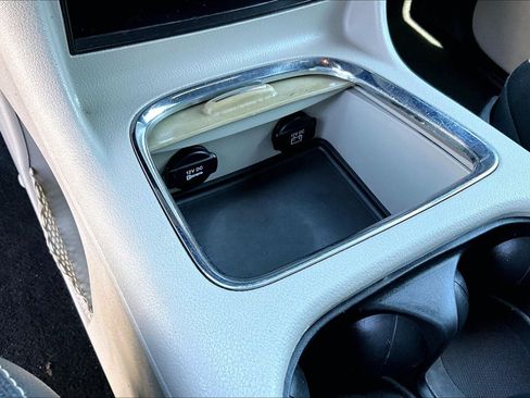 Used 2018 Dodge Grand Caravan SXT FWD image 24
