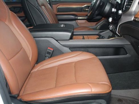 Used 2023 RAM 1500 Limited w/ Trailer Tow Group image 3