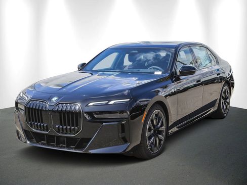 New 2026 BMW 740i w/ Premium Package RWD image 3