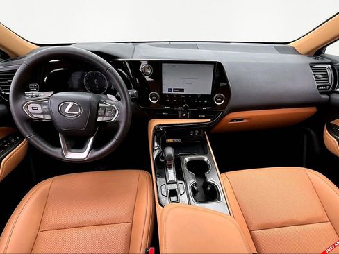 Used 2025 Lexus NX 250 FWD image 7