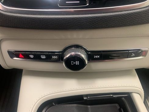 Certified 2023 Volvo XC90 B5 Core w/ Protection Package Premier image 17
