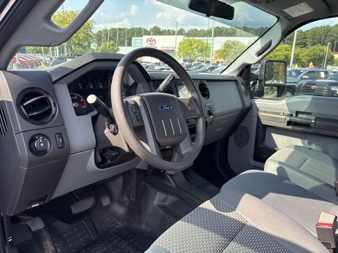 Used 2016 Ford F250 XL w/ Power Equipment Group AWD/4WD image 9
