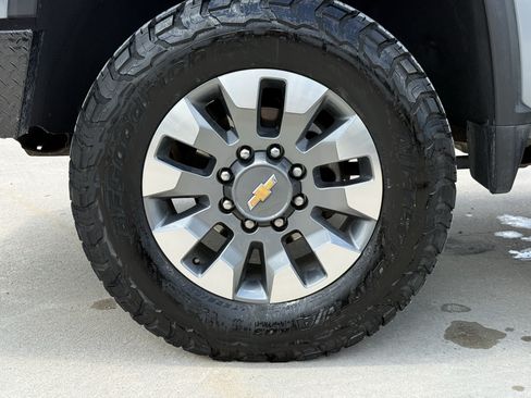 Used 2024 Chevrolet Silverado 2500 Custom w/ Custom Value Package AWD/4WD image 11