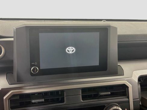 Used 2025 Toyota 4Runner SR5 AWD/4WD image 19