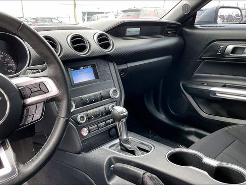 Certified 2022 Ford Mustang Coupe image 7