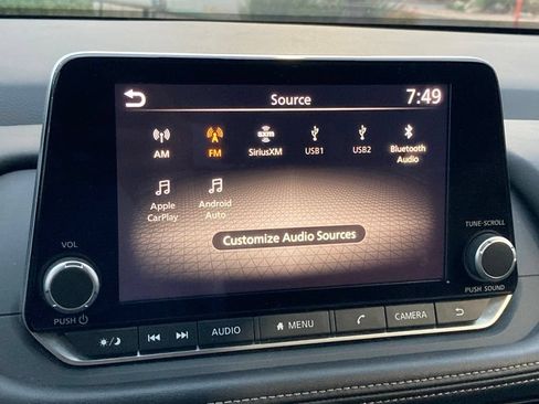 Used 2025 Nissan Rogue SV FWD image 21