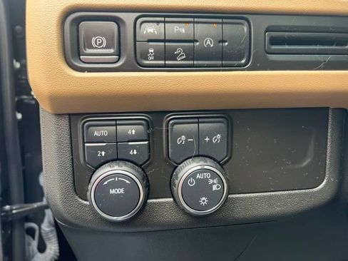 Used 2024 Chevrolet Suburban Premier AWD/4WD image 8