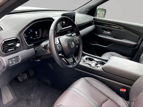 Used 2025 Honda Pilot Black Edition image 18