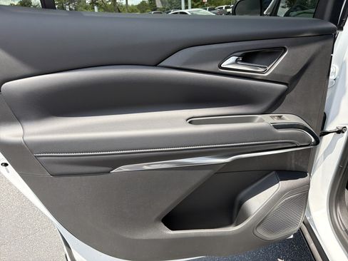 New 2026 Chevrolet Traverse LT w/ Driver Confidence Package FWD image 23