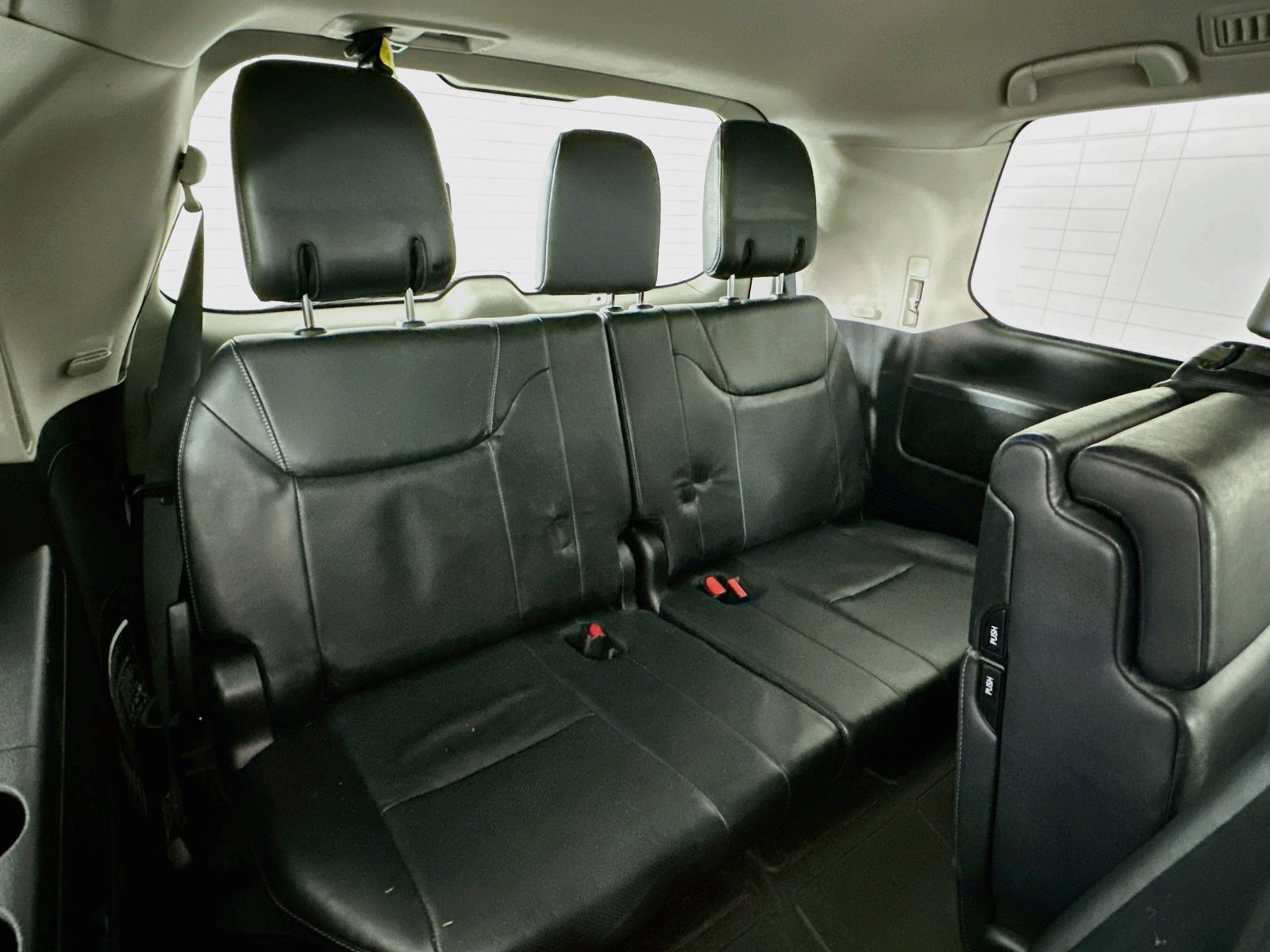 Used 2013 Lexus LX 570 4WD w/ Luxury Pkg image 29
