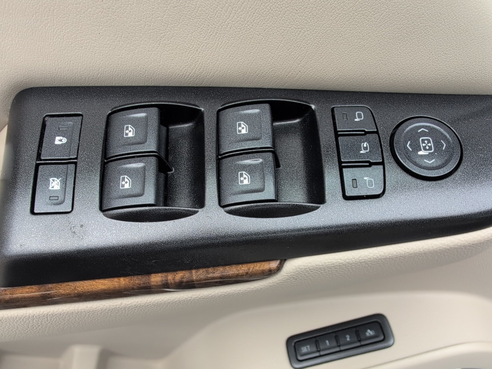 Used 2016 GMC Yukon Denali w/ Open Road Package RWD image 19