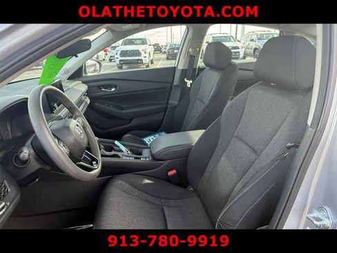 Used 2024 Honda Accord EX image 4