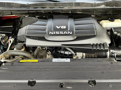 Used 2018 Nissan Titan Platinum Reserve image 30