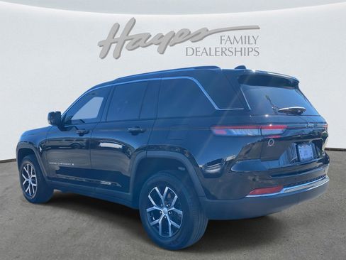 Certified 2023 Jeep Grand Cherokee Limited image 8