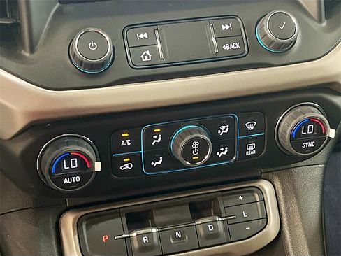 Used 2023 GMC Acadia Denali w/ Denali Technology Package image 16