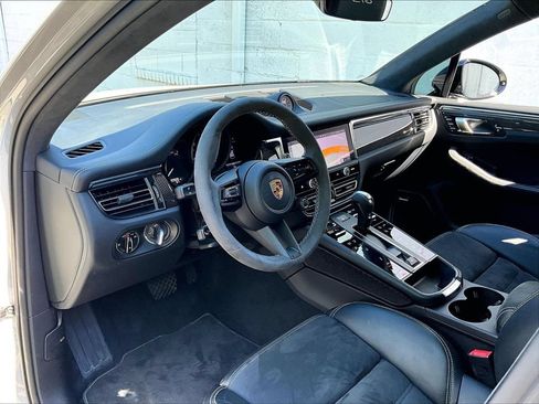 Certified 2023 Porsche Macan GTS AWD/4WD image 4