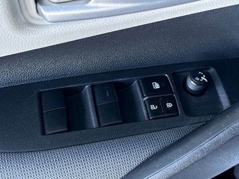 Used 2021 Toyota Corolla LE w/ Carpet Mat Package (TMS) image 13