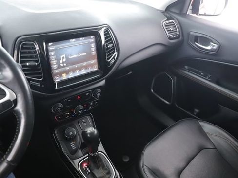 Used 2018 Jeep Compass Limited w/ Navigation Group AWD/4WD image 28