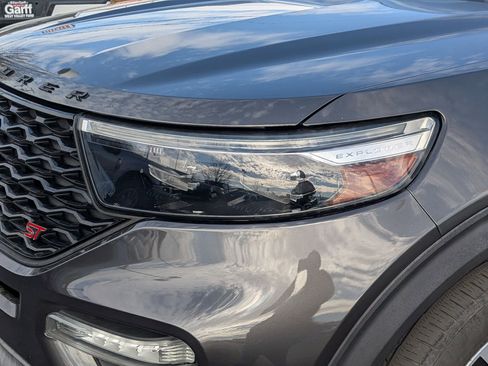 Used 2020 Ford Explorer ST w/ Premium Technology Package image 12