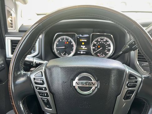 Used 2017 Nissan Titan Platinum Reserve RWD image 23