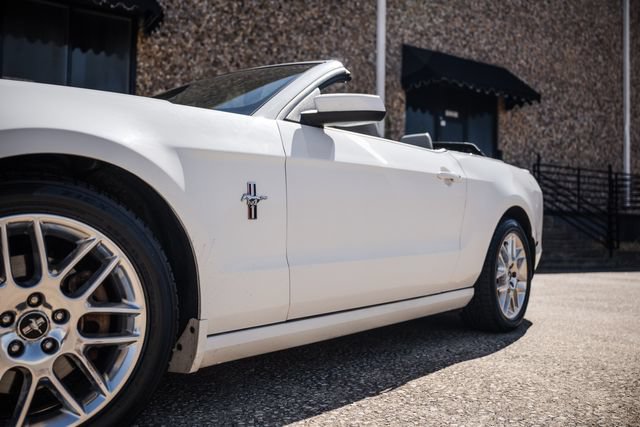 Used 2013 Ford Mustang Premium RWD image 22