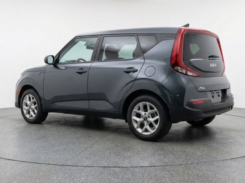 Used 2025 Kia Soul LX w/ LX Technology Package FWD image 6