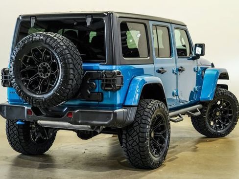 Used 2024 Jeep Wrangler Unlimited w/ Convenience Group AWD/4WD image 6