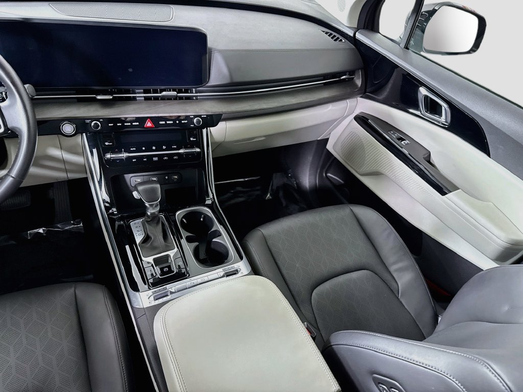Used 2024 Kia Carnival SX FWD image 28