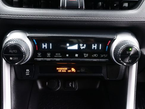 Used 2020 Toyota RAV4 XLE image 20