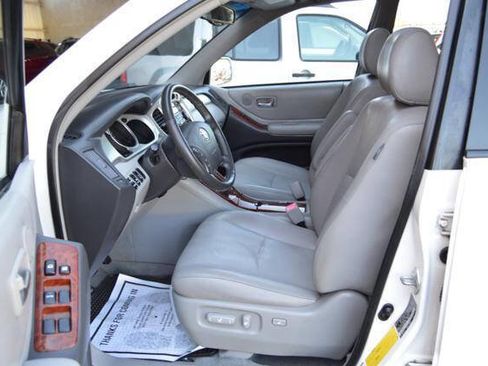 Used 2004 Toyota Highlander Limited AWD/4WD image 50