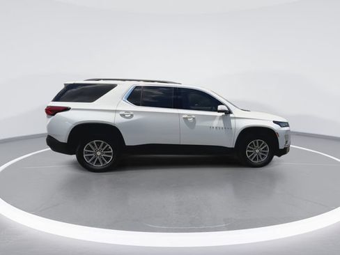 Used 2022 Chevrolet Traverse LT FWD image 12