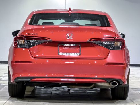 Used 2024 Honda Civic Sport image 10