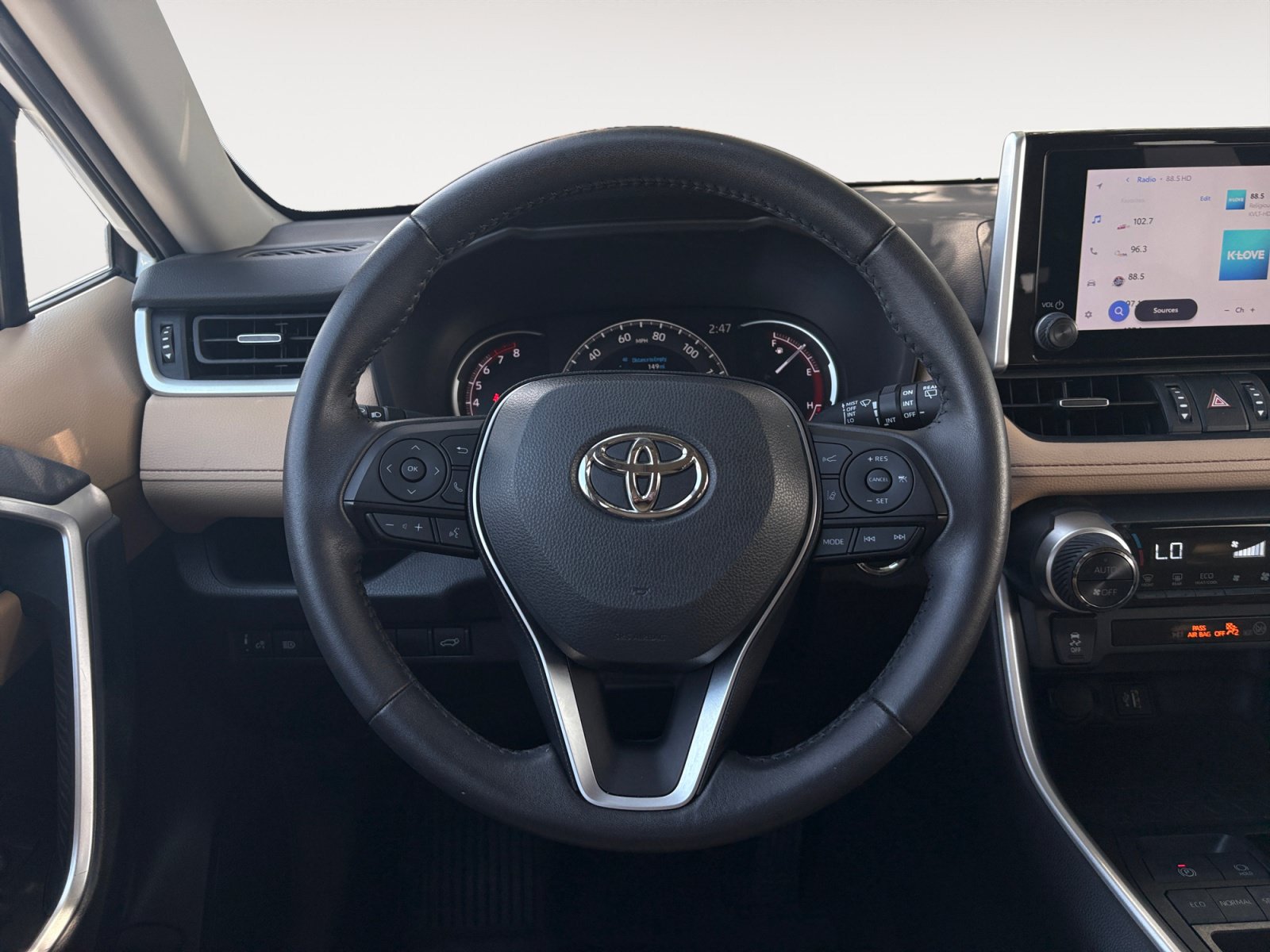 Used 2024 Toyota RAV4 XLE Premium FWD image 13