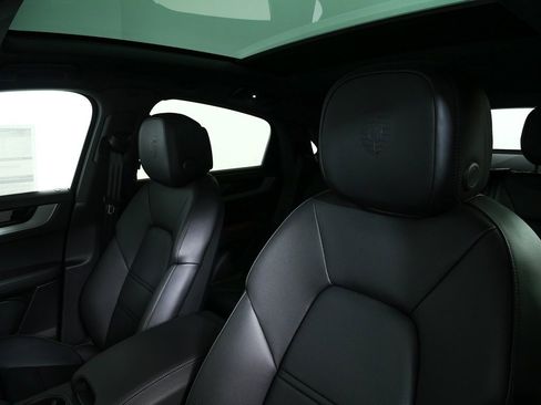 New 2026 Porsche Cayenne S image 5