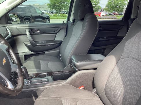 Used 2017 Chevrolet Traverse LT w/ Graphite Special Edition AWD/4WD image 12