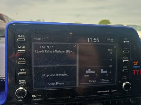 Used 2022 Toyota C-HR XLE image 18