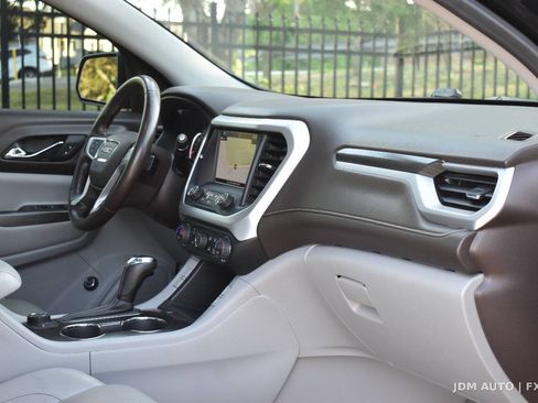 Used 2018 GMC Acadia SLT w/ LPO, Floor Liner Package AWD/4WD image 17