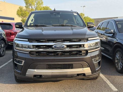 Used 2022 Ford Expedition Limited AWD/4WD image 2