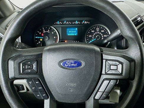 Used 2016 Ford F150 XLT image 12