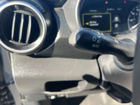 Used 2023 Nissan Kicks SV image 6