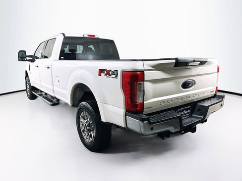 Used 2017 Ford F250 Lariat w/ Chrome Package image 5