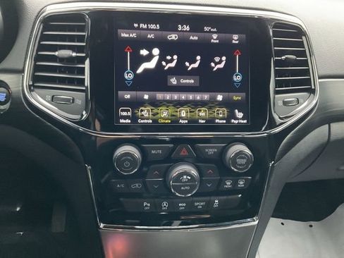 Used 2020 Jeep Grand Cherokee Altitude AWD/4WD image 15